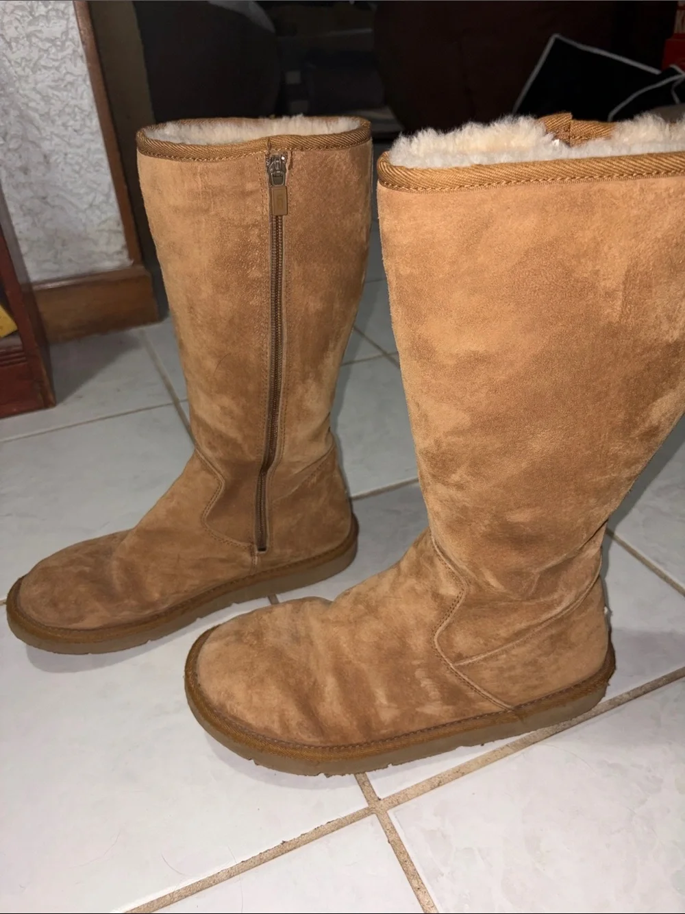 UGG women’s 10